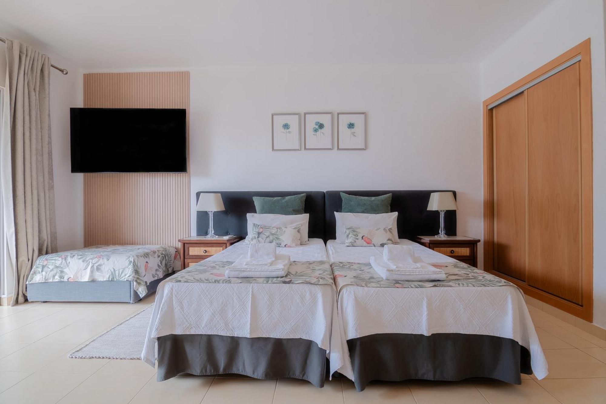 Seacoast Retreat With Pool And Beach Access By Drago Rentals Albufeira Eksteriør bilde