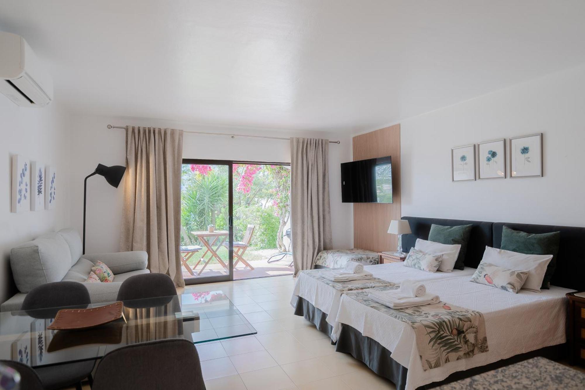 Seacoast Retreat With Pool And Beach Access By Drago Rentals Albufeira Eksteriør bilde
