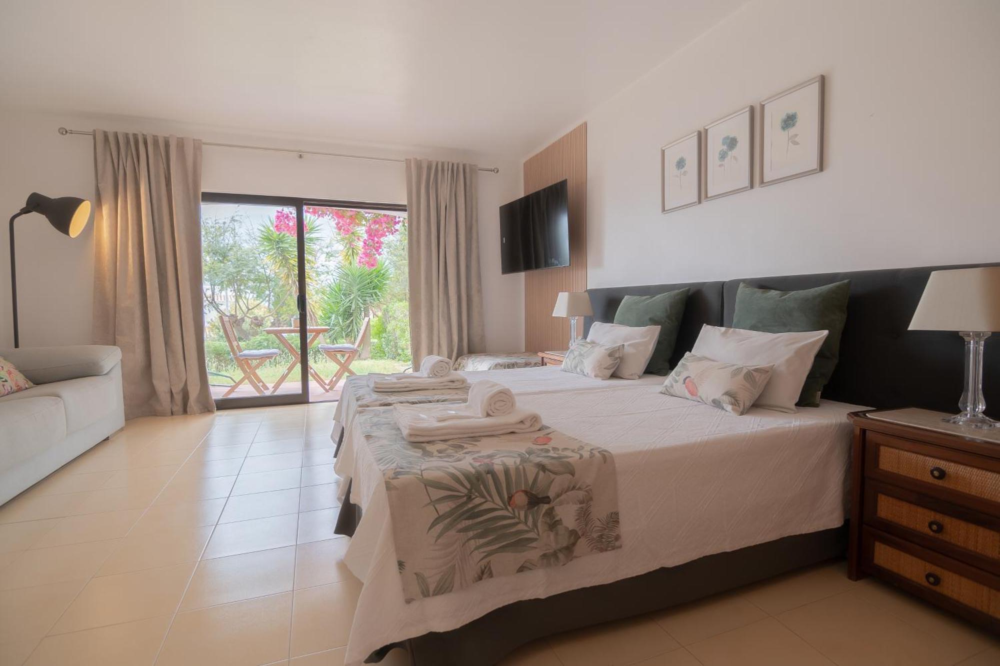 Seacoast Retreat With Pool And Beach Access By Drago Rentals Albufeira Eksteriør bilde